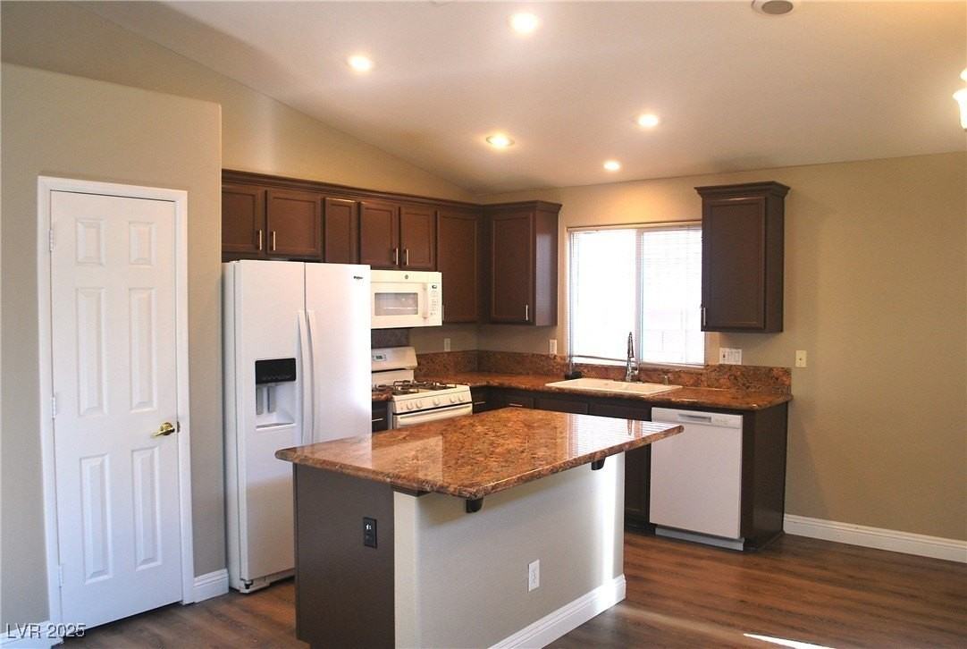 9955 Burton Lake Ct - Photo 7 of 31