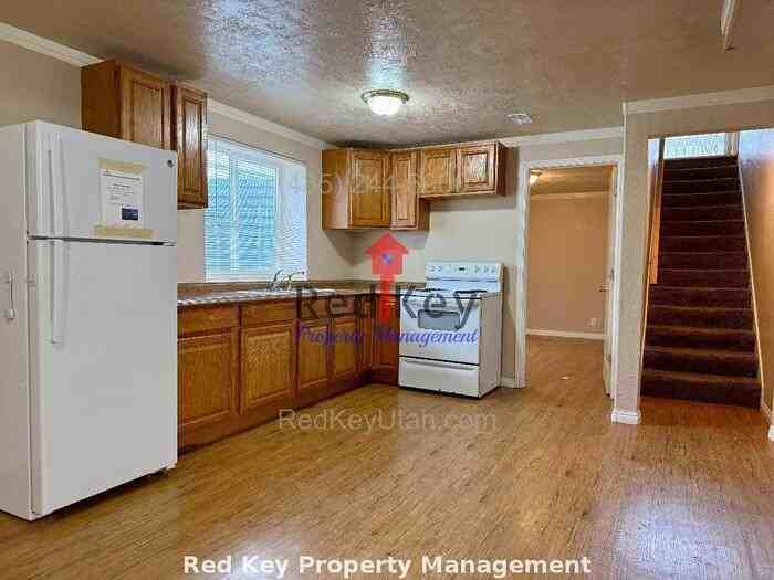 785 W 880 S #B - Photo 3 of 14