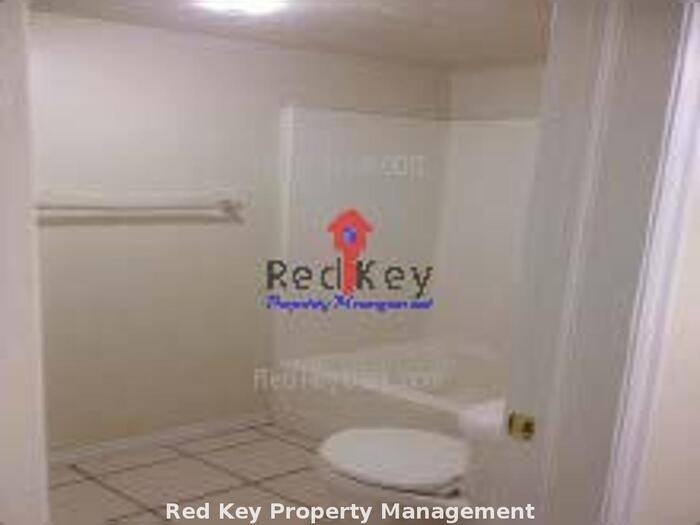 785 W 880 S #B - Photo 7 of 14