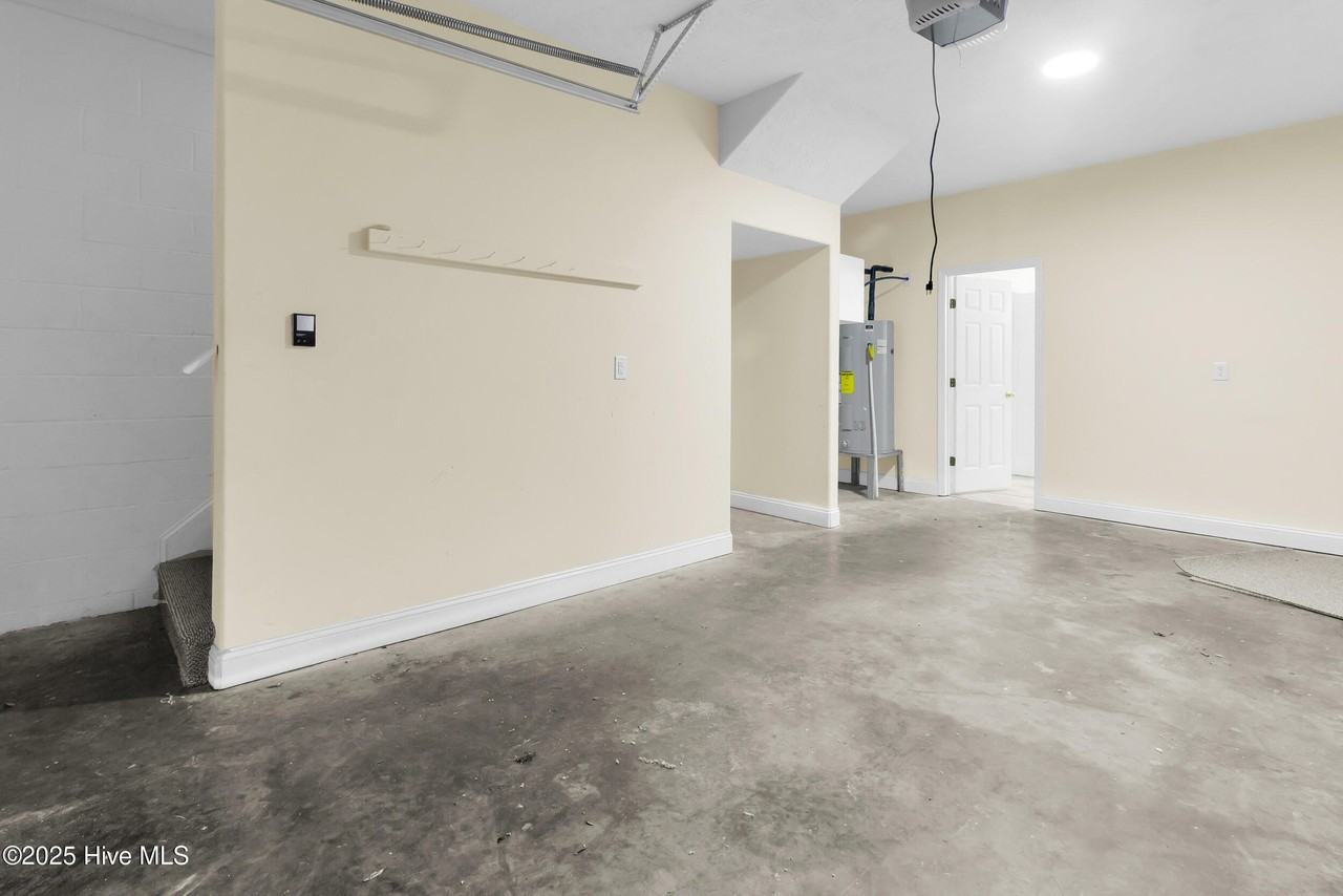 504 Sea Knight Ln - Photo 3 of 29