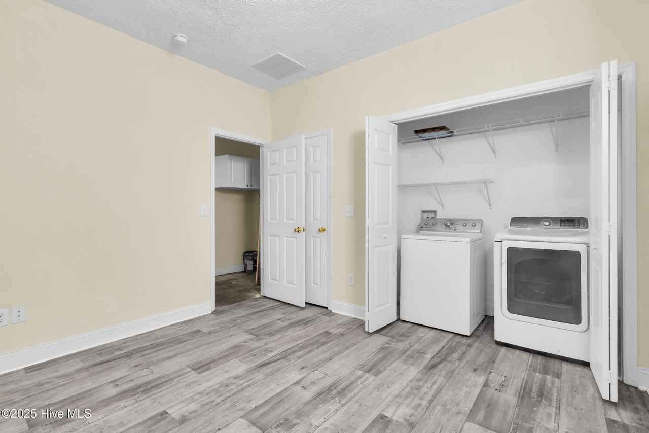 504 Sea Knight Ln - Photo 6 of 29