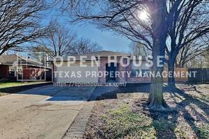 featured image of 1200 Rambling Brook Trail