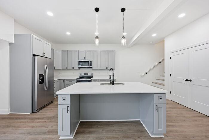 4402 Hill Street - Photo 5 of 10