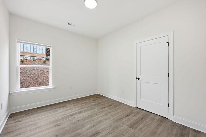 4402 Hill Street - Photo 6 of 10