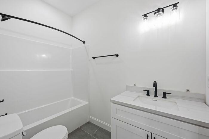 4402 Hill Street - Photo 7 of 10