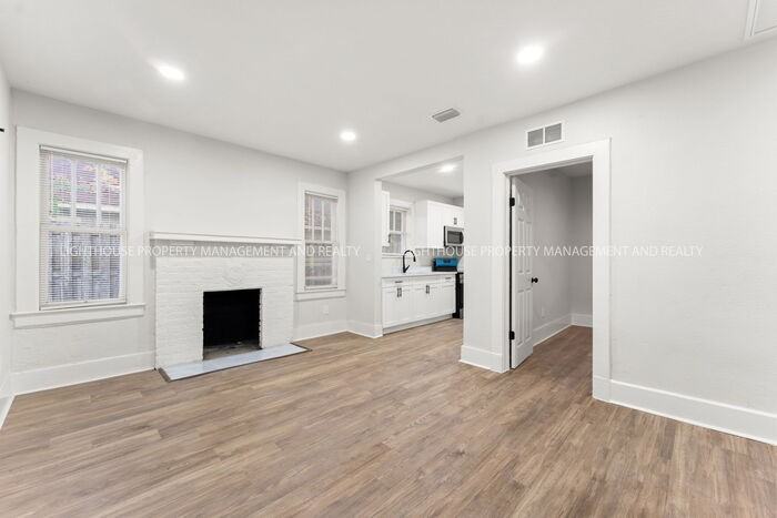 2748 Ernest St - Photo 2 of 16