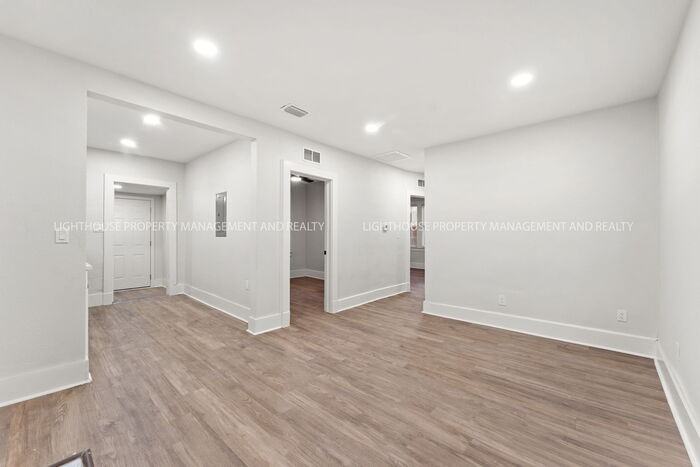 2748 Ernest St - Photo 4 of 16