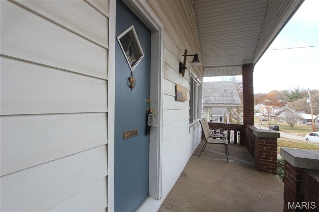 7028 Glades Ave - Photo 2 of 17