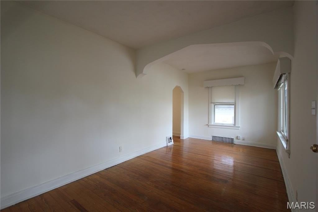 7028 Glades Ave - Photo 3 of 17