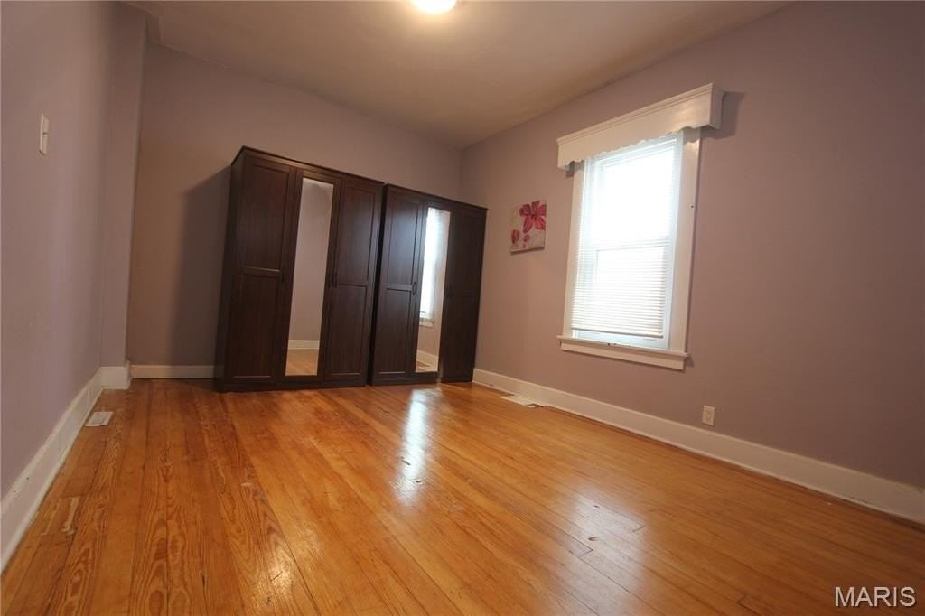 7028 Glades Ave - Photo 7 of 17