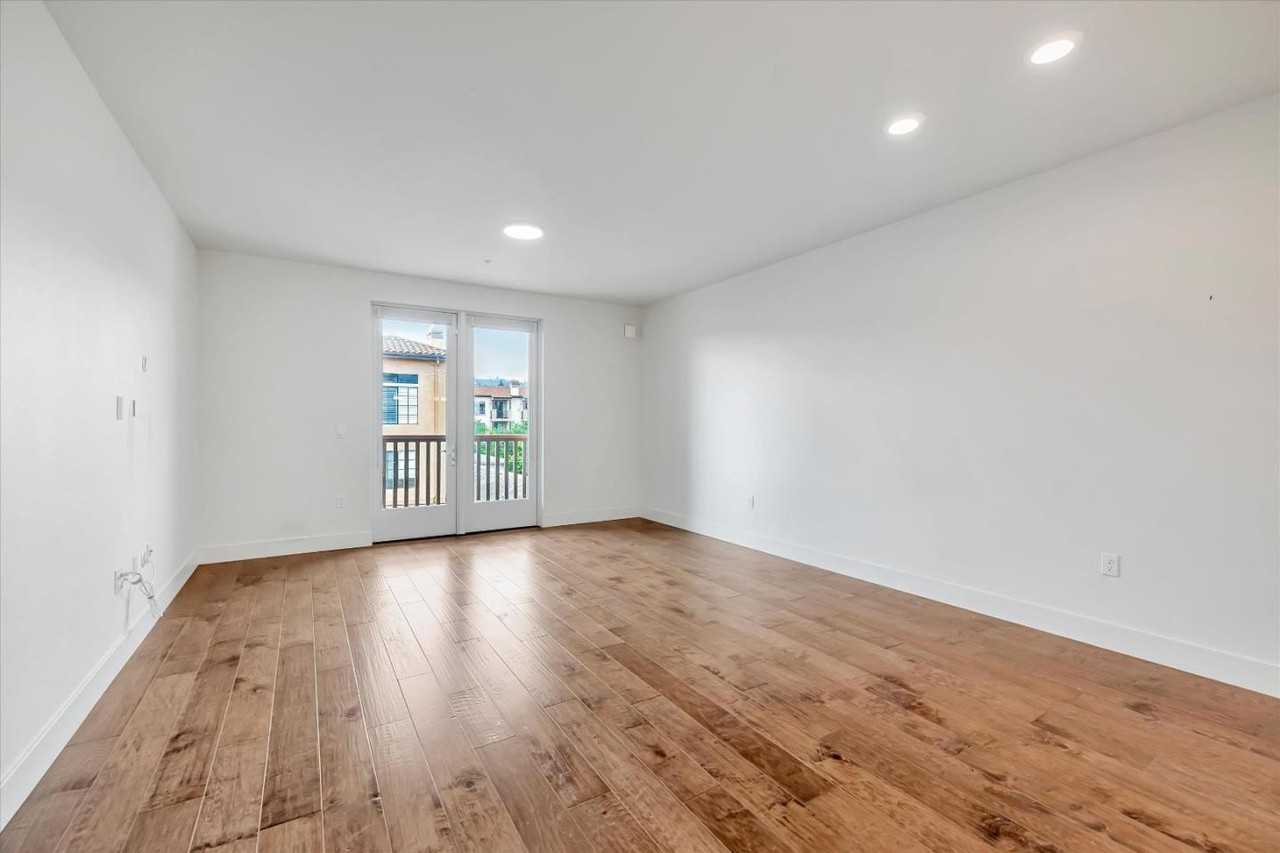 657 Walnut Street - Photo 7 of 27