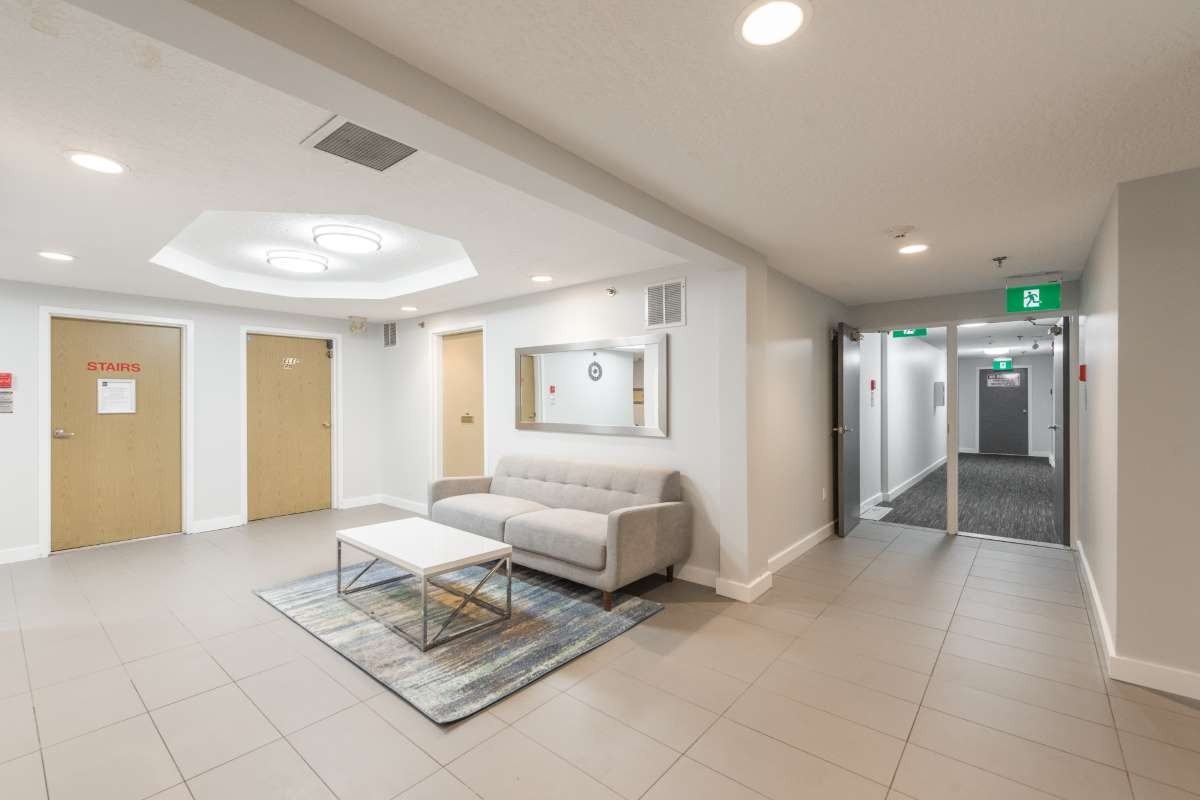 Lady Harley - Photo 6 of 10