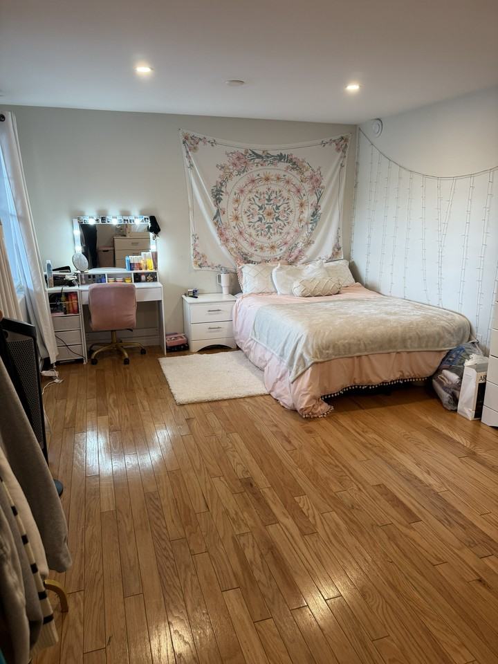 3 Arthur Lismer Court - Photo 4 of 34