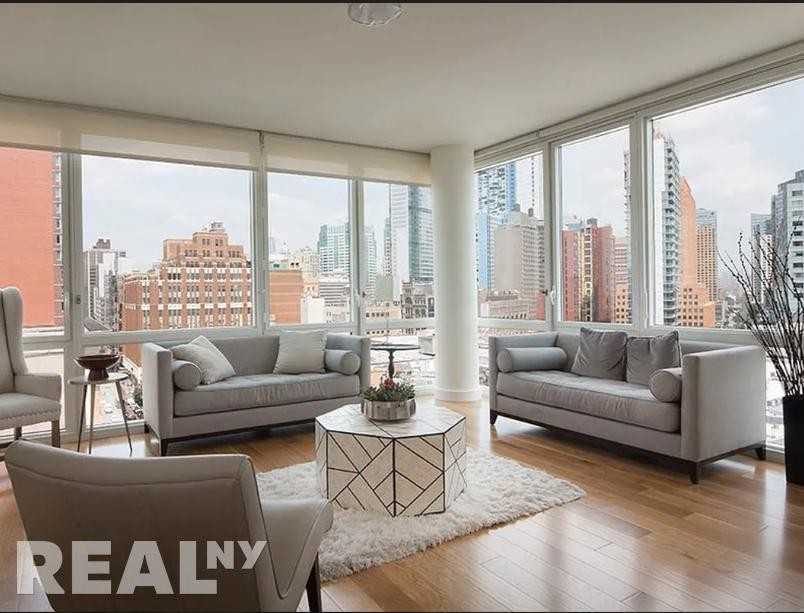 Bond Street #328 - Photo 4 of 11