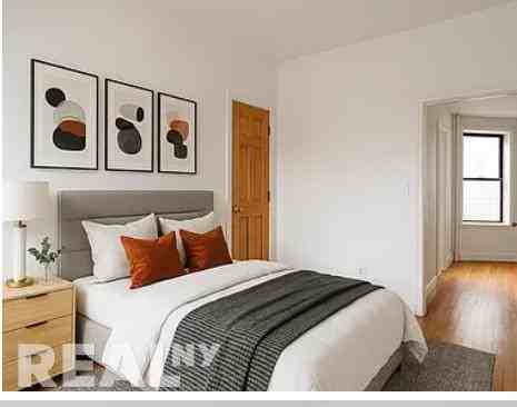 17th St #5 - Photo 4 of 19