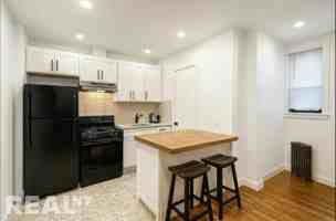 featured image of 17th Street #15