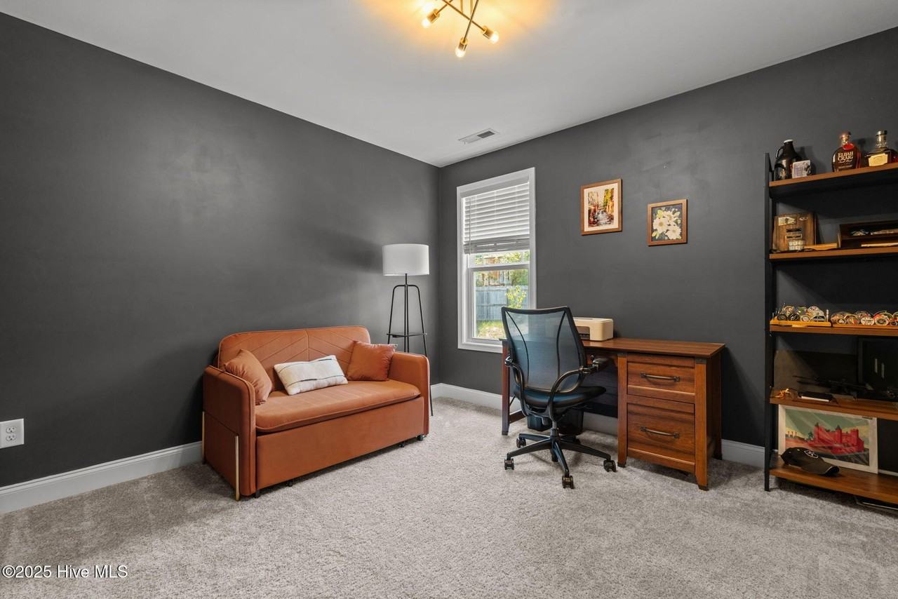 620 Overland Ct - Photo 4 of 33