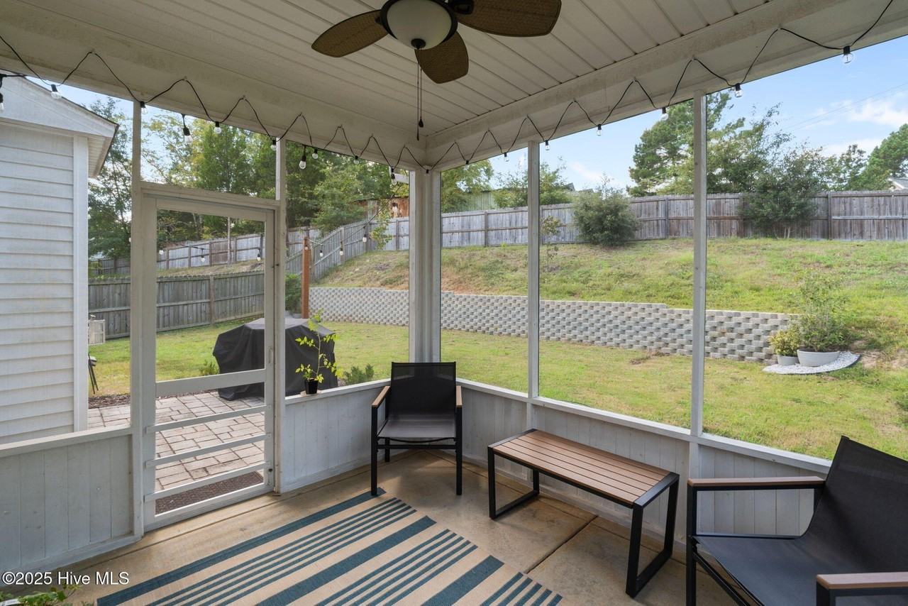 620 Overland Ct - Photo 5 of 33