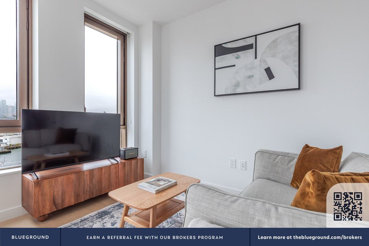 482 Kent Avenue - Photo 4 of 26