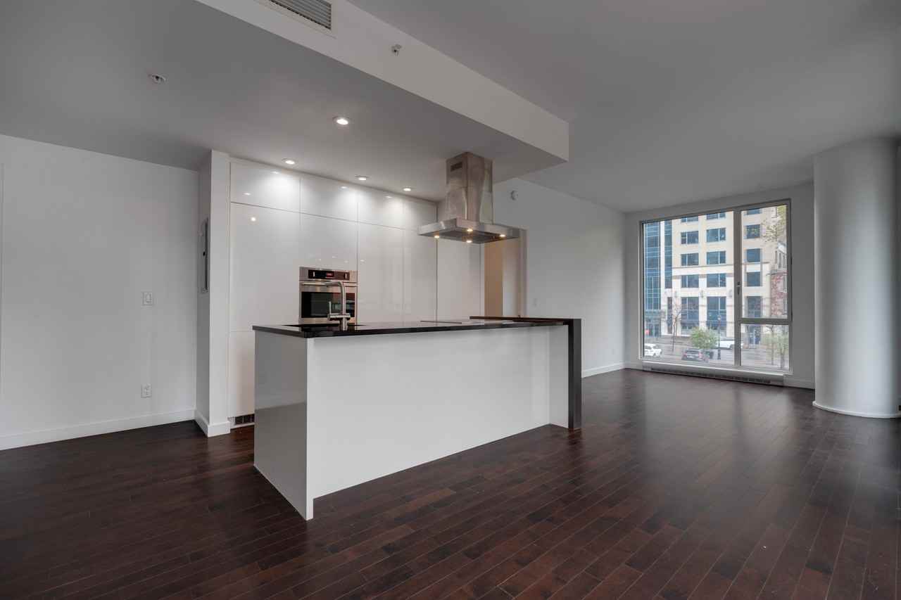 635 Rue Saint-Maurice #206