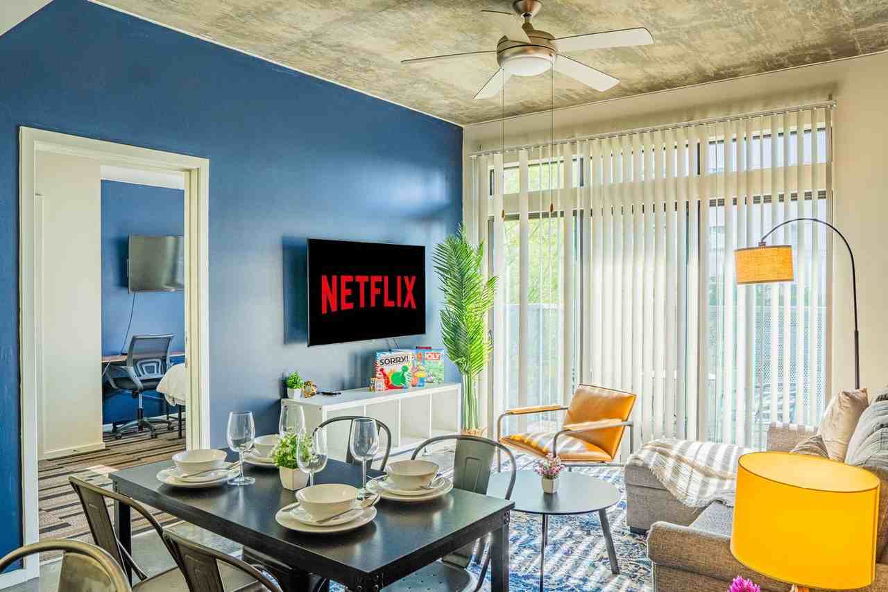 333 East Roosevelt Street - Photo 2 of 86