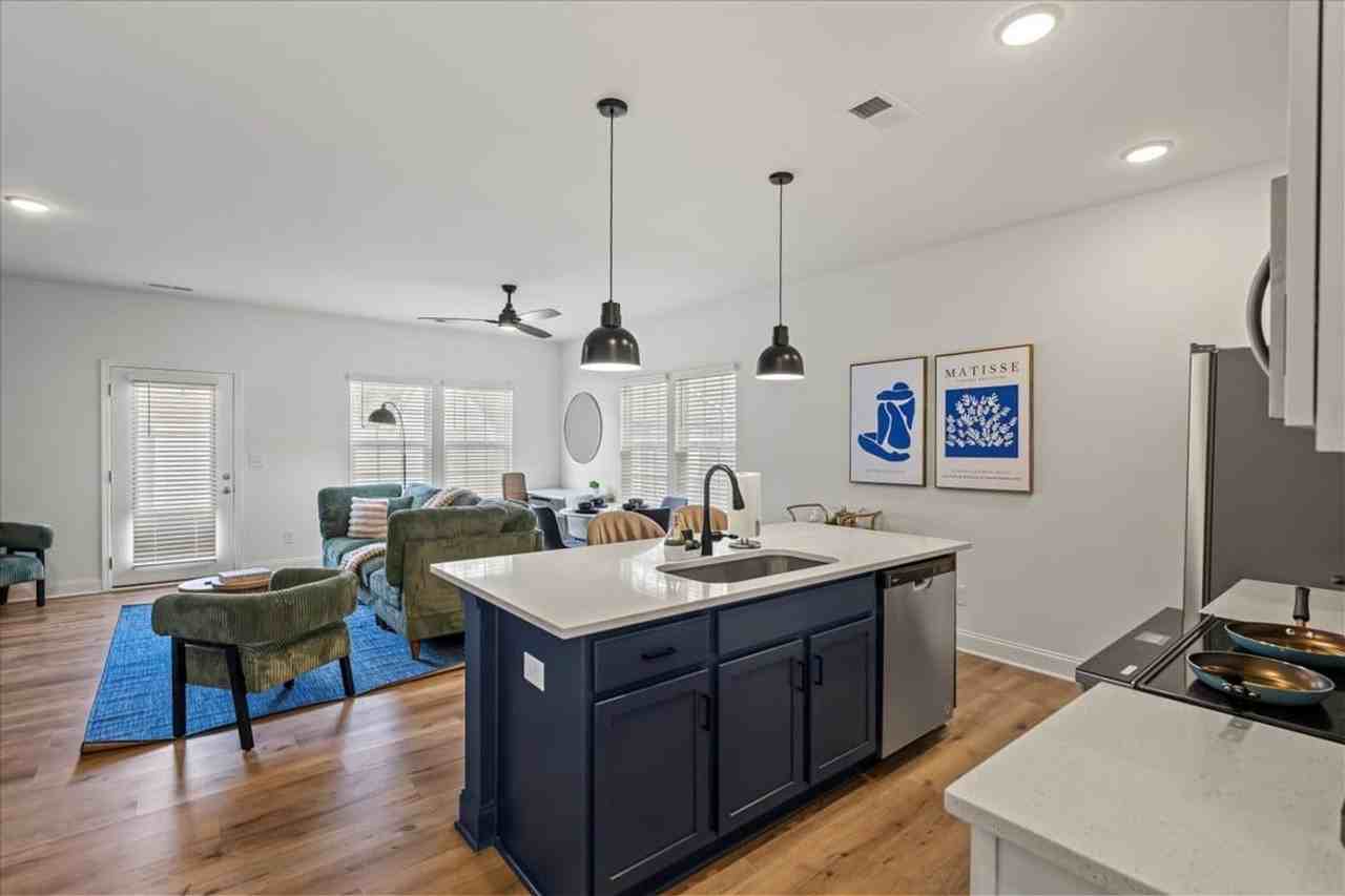 7047 Lash Ln #1284684P - Photo 3 of 34