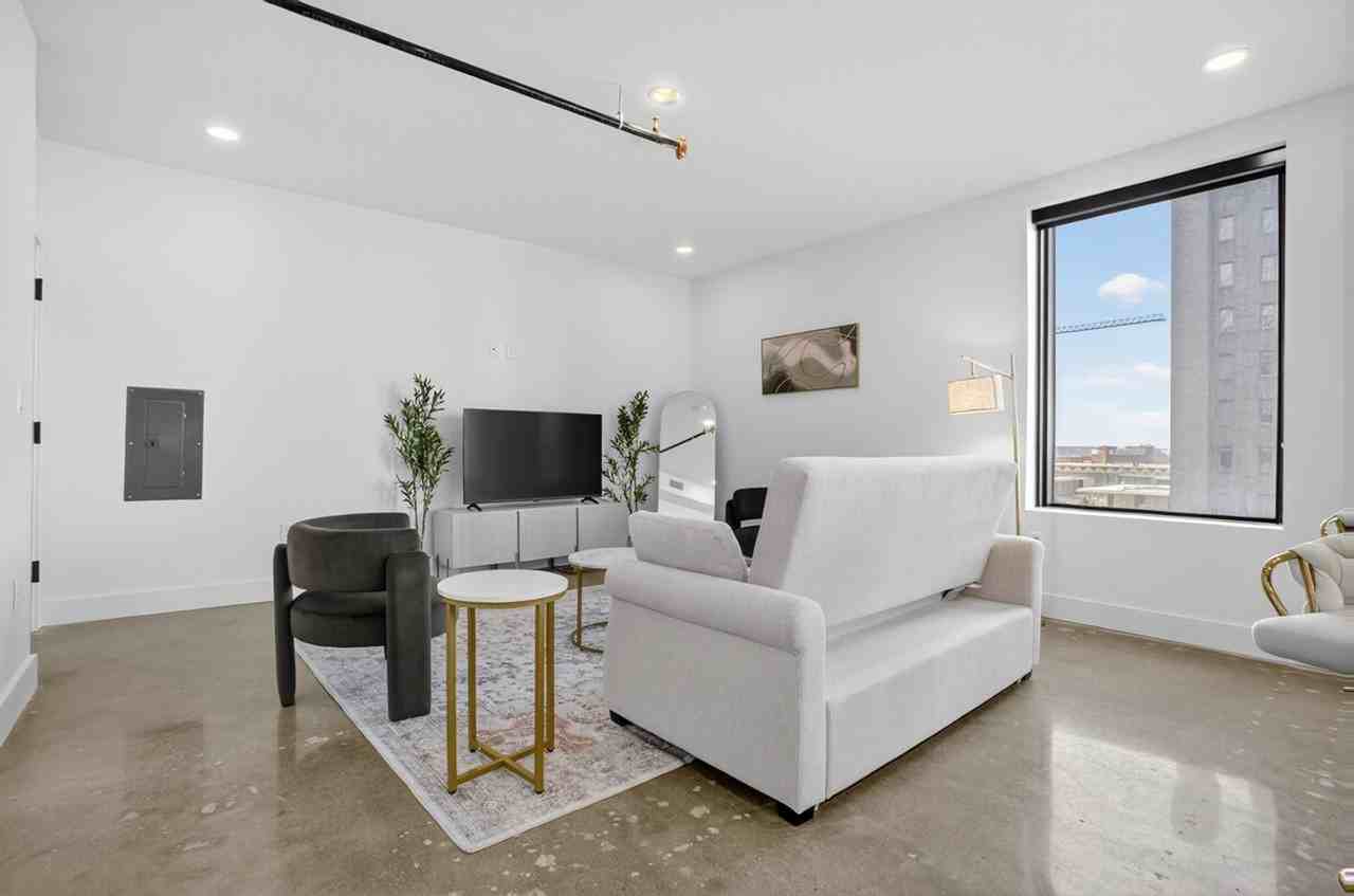 116 W 3rd St #1322460P - Photo 3 of 21