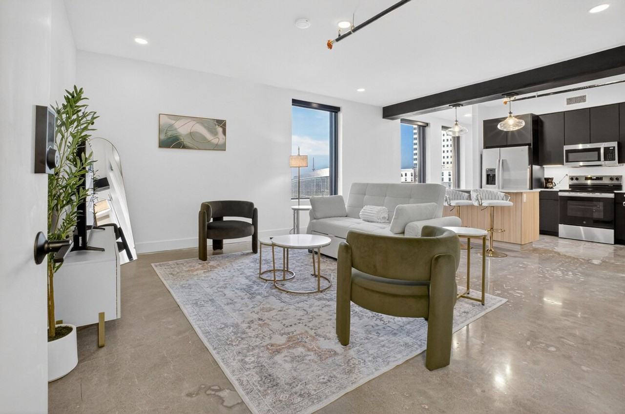 116 W 3rd St #1322460P - Photo 6 of 21