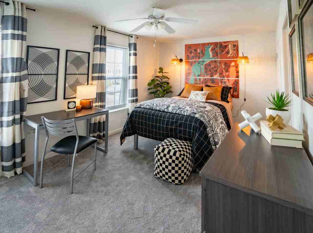 1051 Southern Drive - Photo 7 of 68