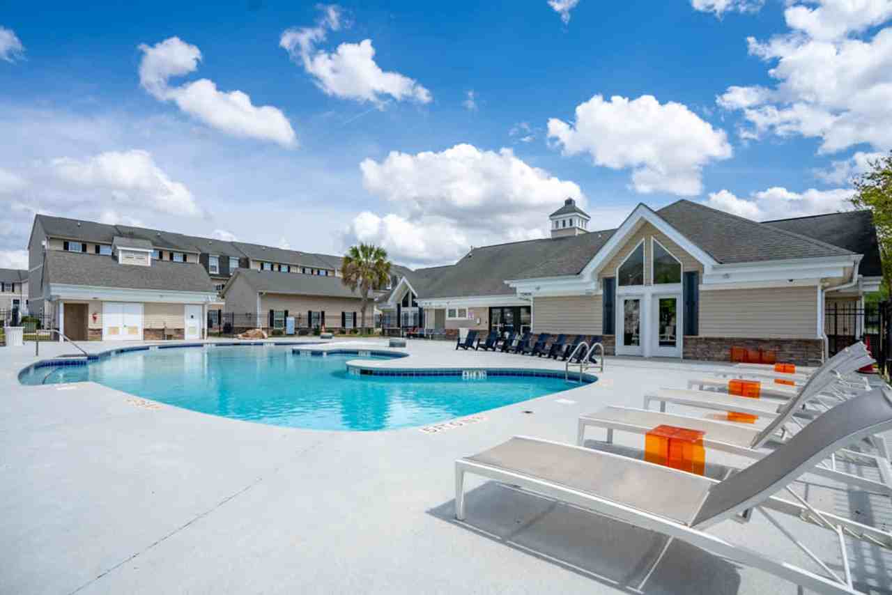 1051 Southern Drive - Photo 7 of 99