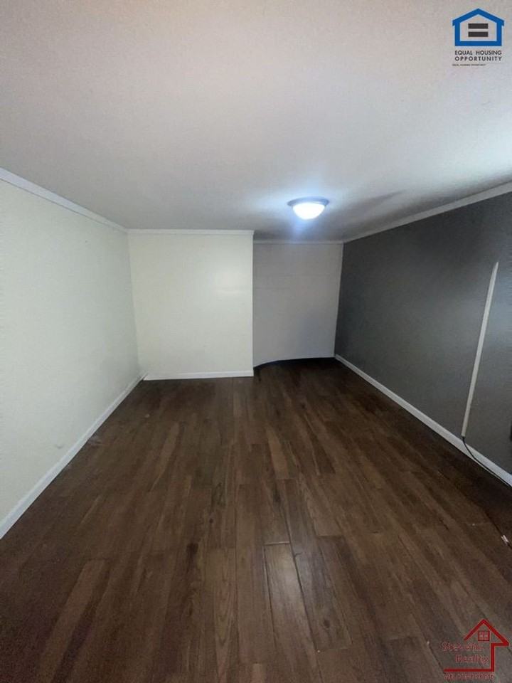 4212 Ivy Avenue #Bsmt - Photo 4 of 15