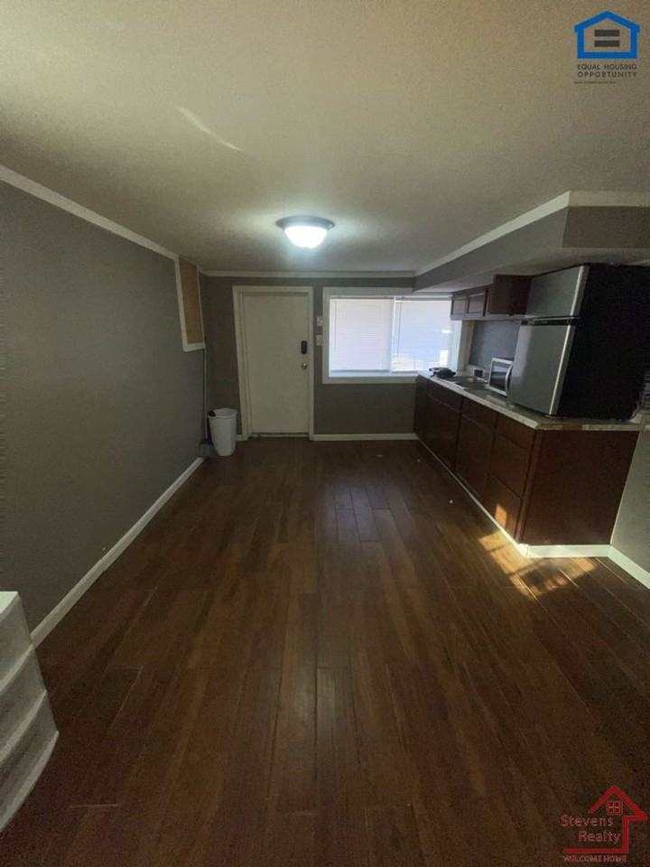 4212 Ivy Avenue #Bsmt - Photo 6 of 15