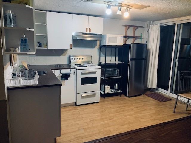 McCowan Rd & Lawrence Ave E - Photo 4 of 7