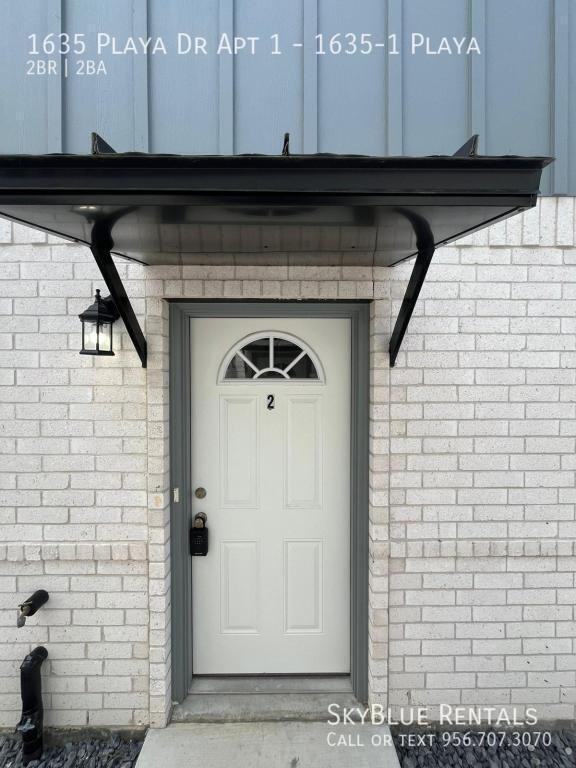 1635 Playa Drive - Photo 2 of 20