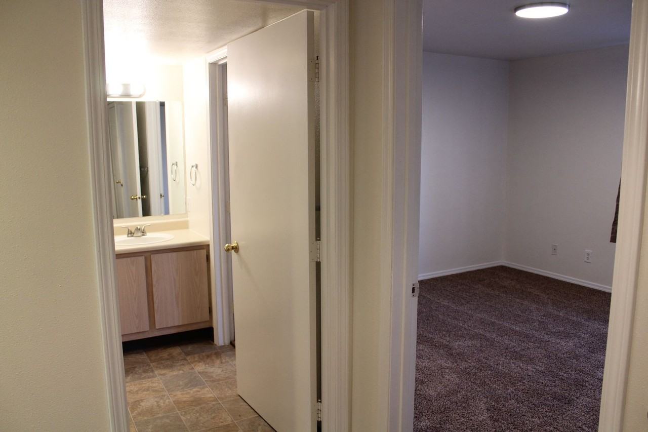 2529 Ferndale Lane #204 - Photo 3 of 9