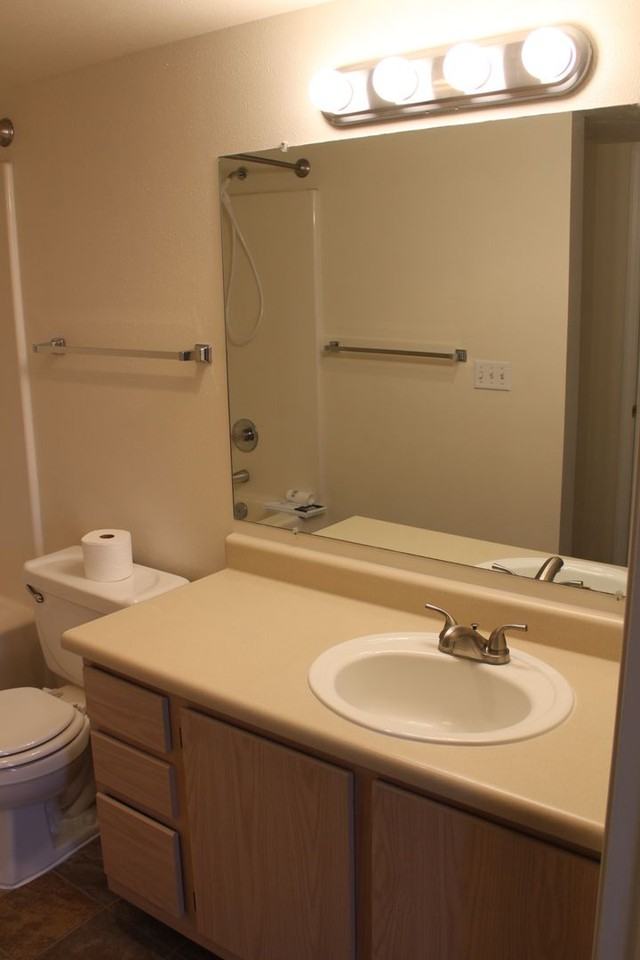 2529 Ferndale Lane #204 - Photo 4 of 9