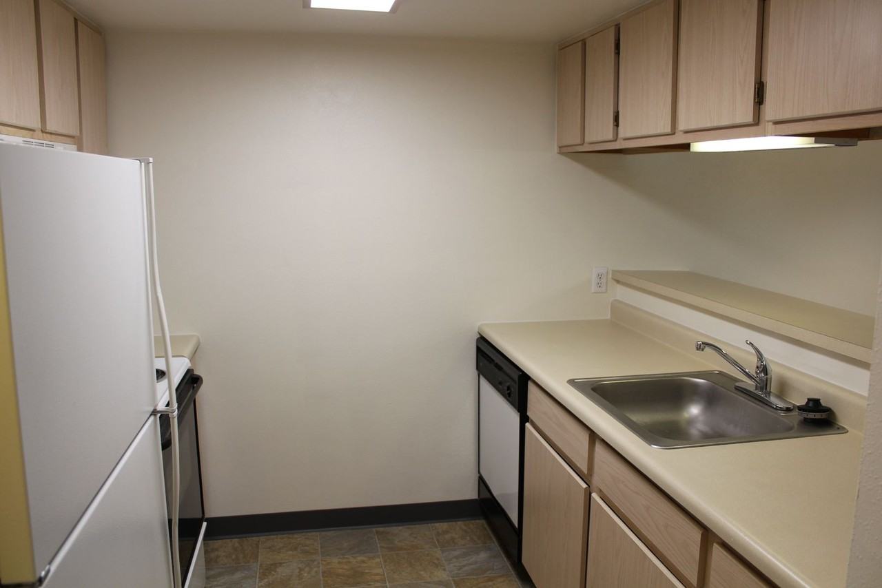 2529 Ferndale Lane #204 - Photo 7 of 9