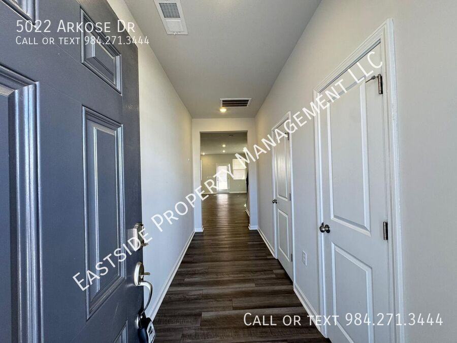 5022 Arkose Drive - Photo 2 of 18