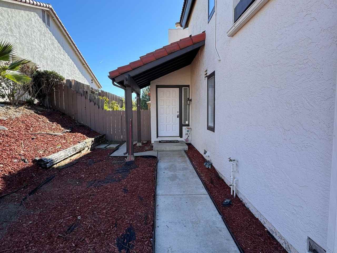 1533 Woodpine Dr - Photo 2 of 16