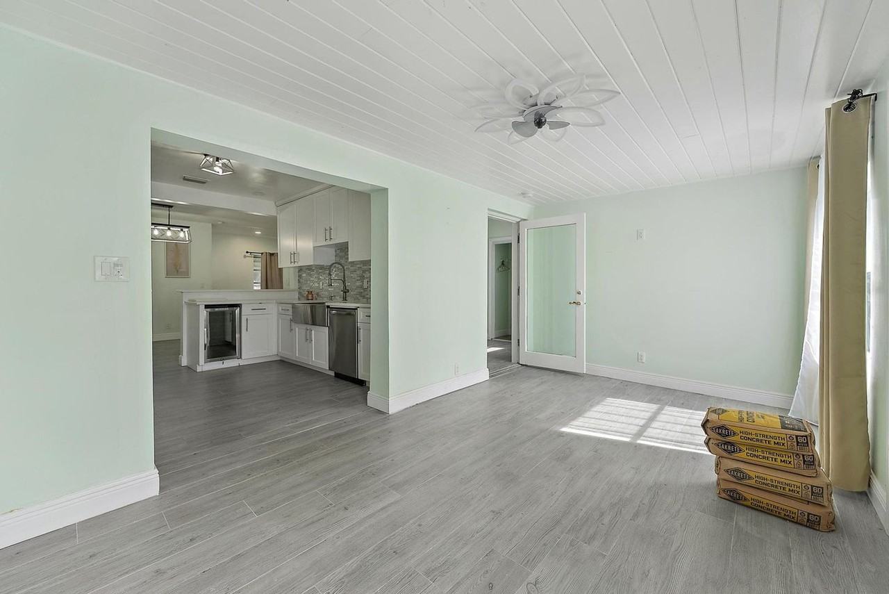 135 E 28th St - Photo 5 of 18