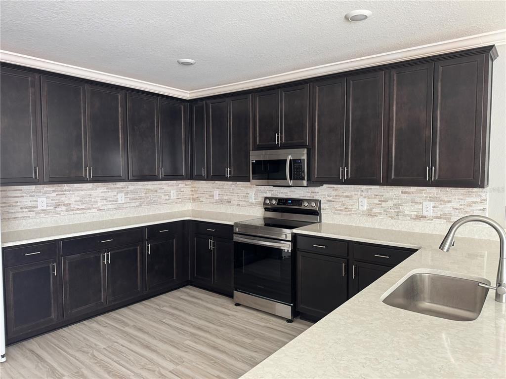 1016 Cascade Dr #1016 - Photo 5 of 25