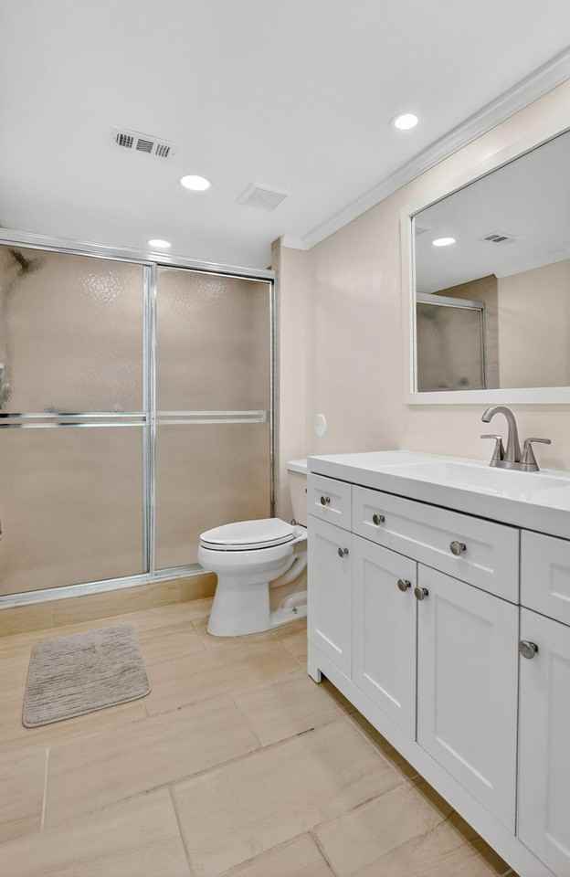 18731 Stewart Cir #18731-5 - Photo 3 of 32