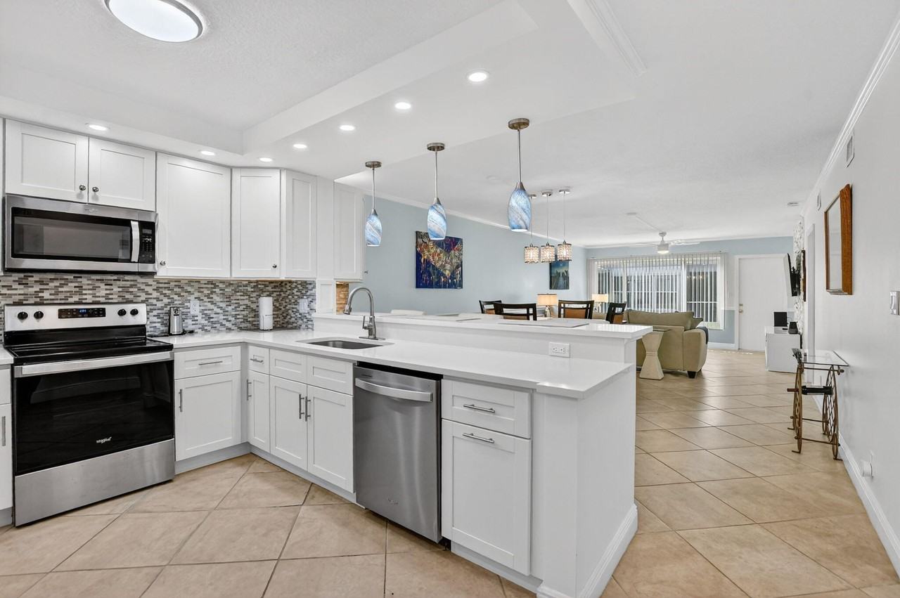 18731 Stewart Cir #18731-5 - Photo 6 of 32