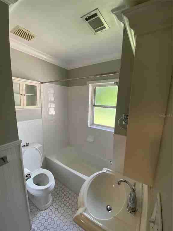 1025 Hunter Ave #1025 - Photo 3 of 14