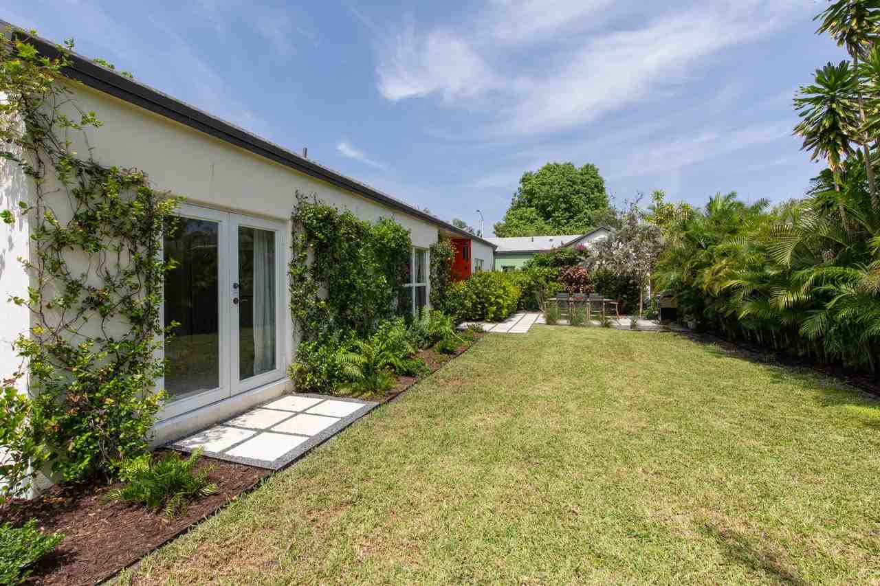 1019 N K St #1019 - Photo 3 of 38