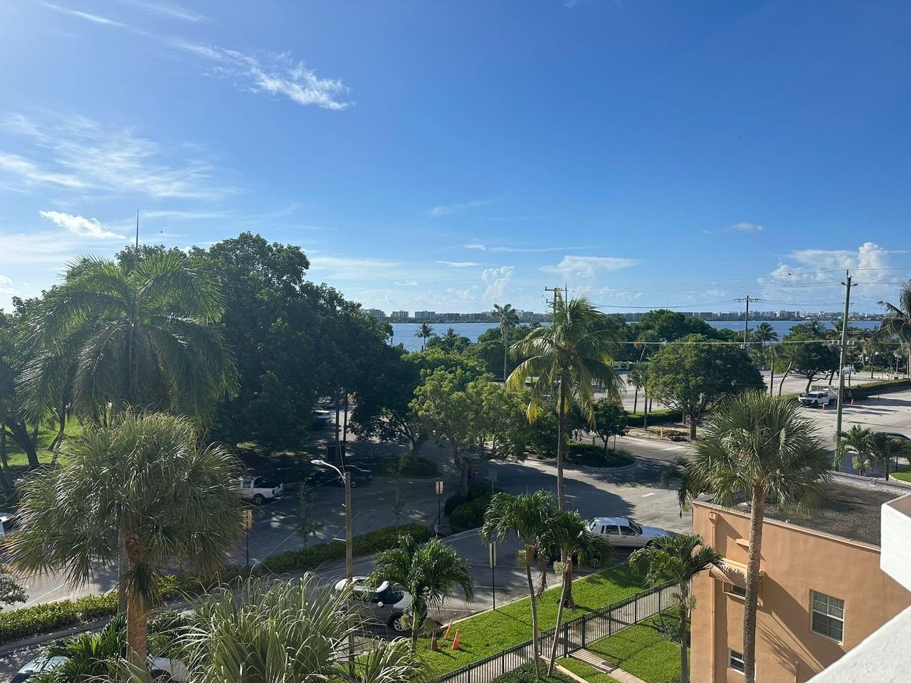 15 S Golfview Rd #15-504 - Photo 3 of 5