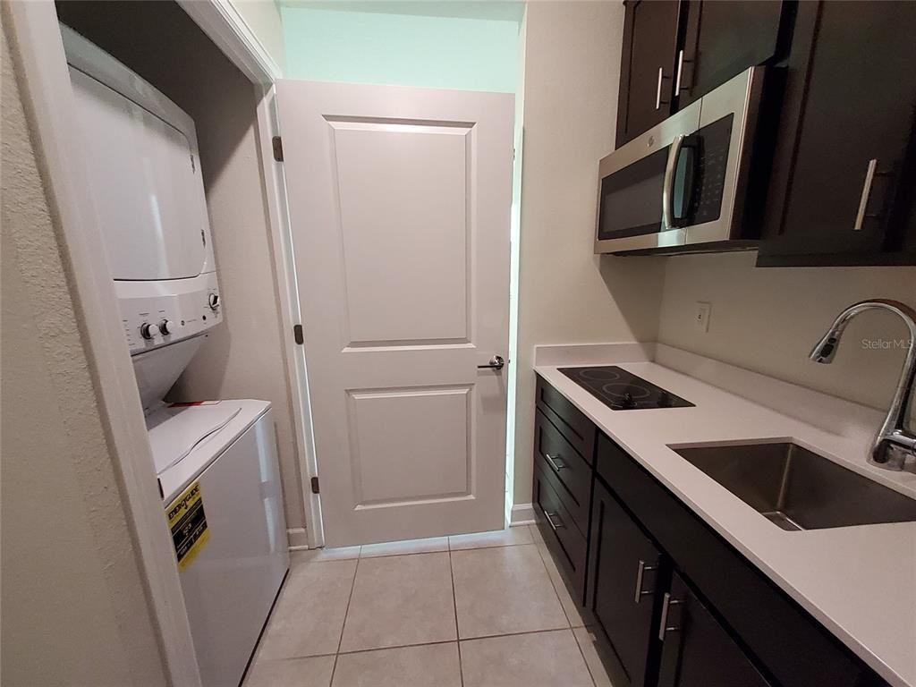 725 Simone Ct #725B - Photo 3 of 16