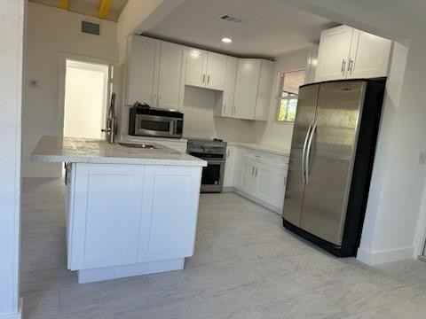 821 N B St #821 - Photo 2 of 9