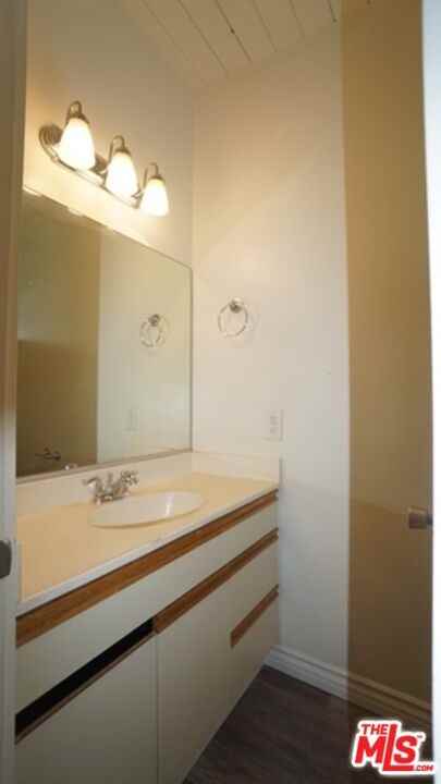 11133 Rose Ave #11133-4 - Photo 4 of 19