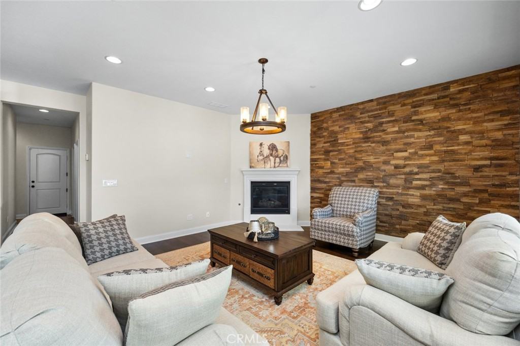 25589 Foxglove Ln #25589 - Photo 2 of 23